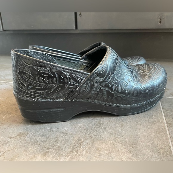 Dansko Black Tooled Size 41 - Picture 2 of 4